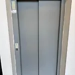 Key Zderadova 6 ブルノ