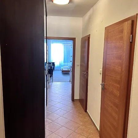Key Zderadova 6 Apartment