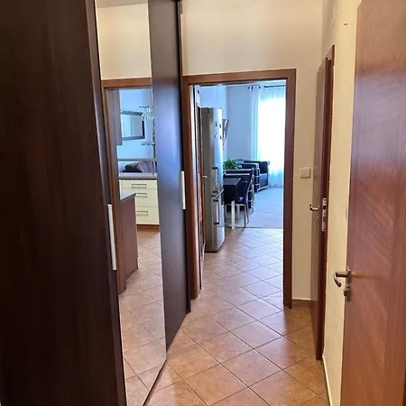 Key Zderadova 6 *