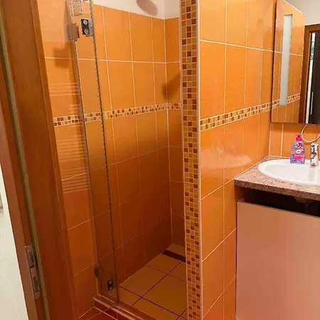 Key Zderadova 6 Apartment