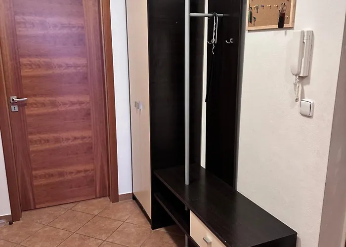 Key Zderadova 6 Apartman *